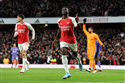 tham-hoa-phong-ngu-arsenal-ap-sat-liverpool