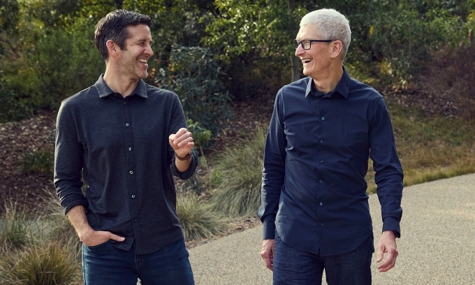 Tim Cook rời vị trí CEO Apple, chuyển giao cho John Ternus